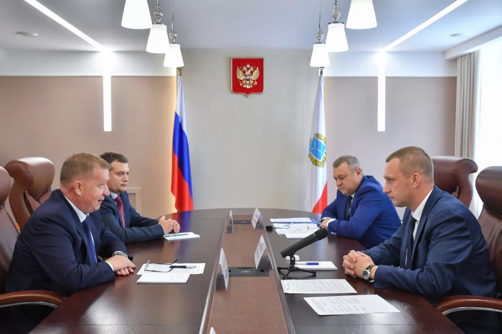 Роман Бусаргин провел встречу с руководством Нижне-Волжского бассейнового водного управления Федерального агентства водных ресурсов.